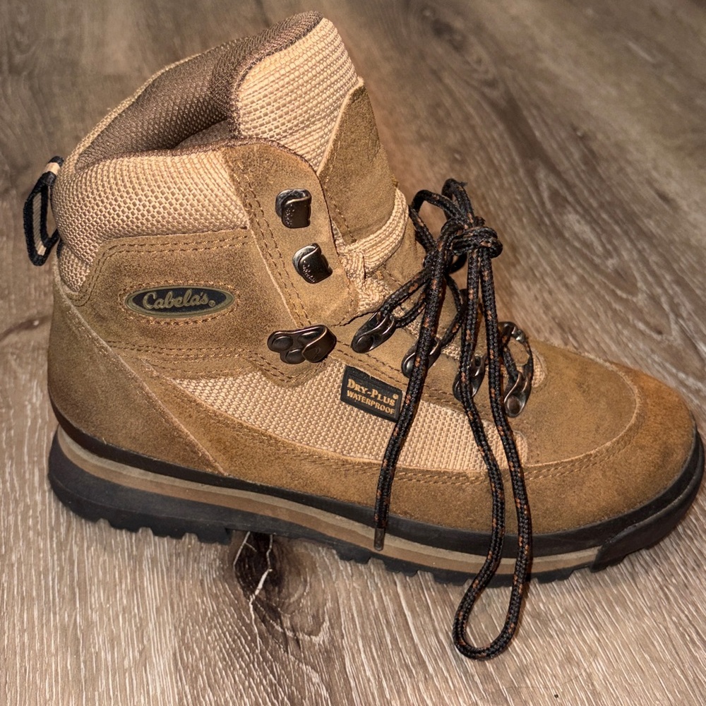Cabelas Hiking Boots with Black Soles